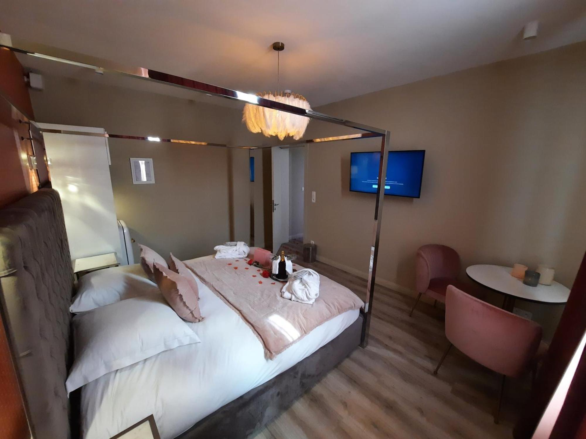 Hotel Mademoiselle リエージュ エクステリア 写真